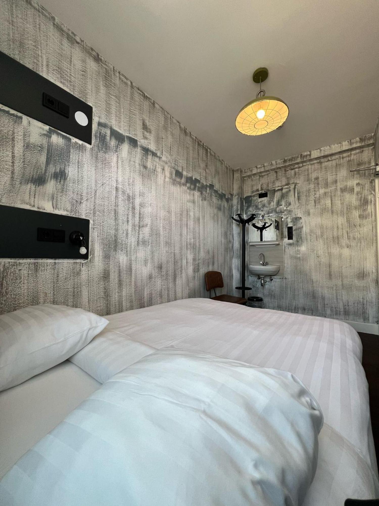 Amigo Budget Hotel Amsterdam Exterior photo